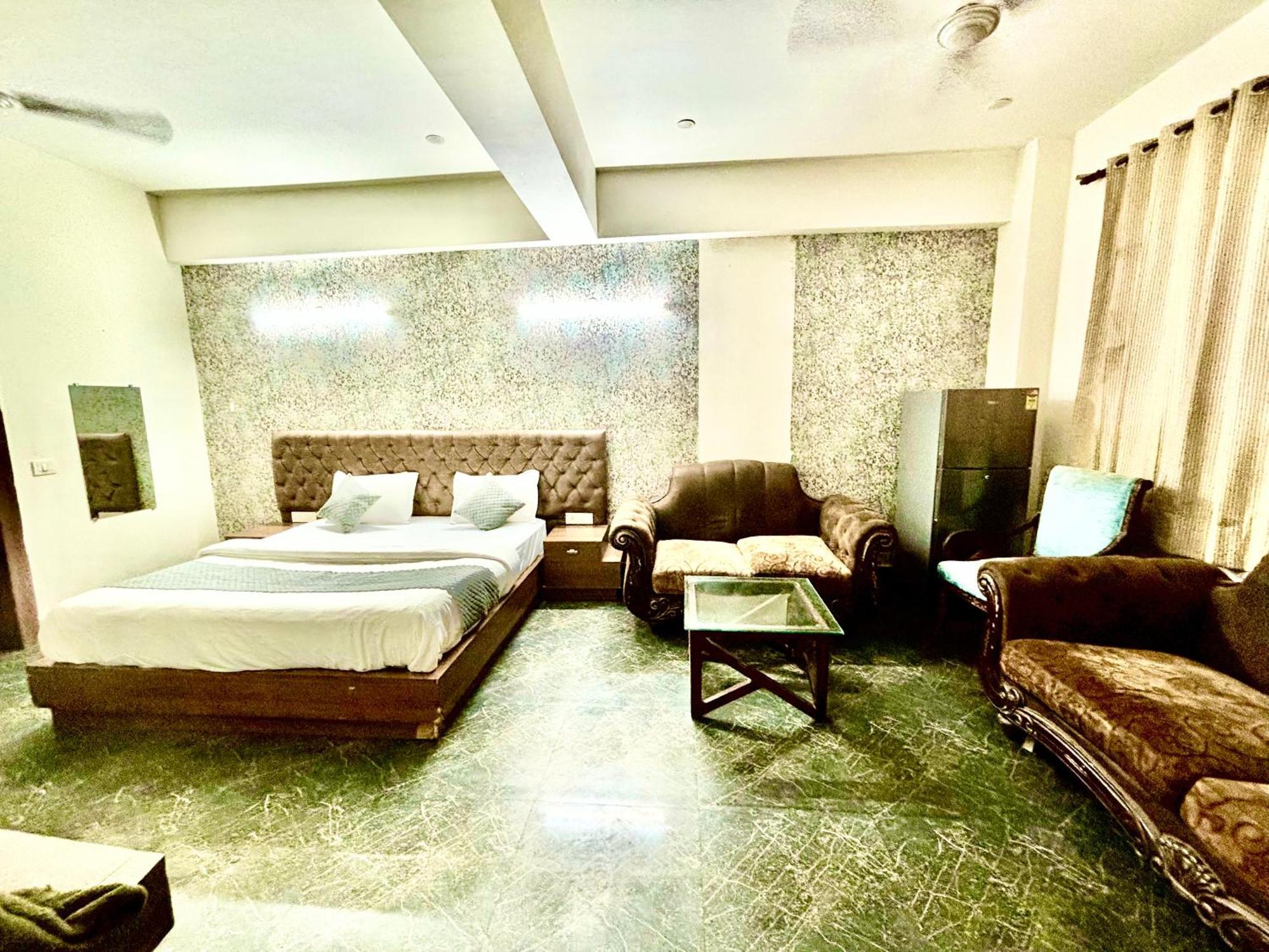 Hotel Pushpanjali Nowe Delhi Zewnętrze zdjęcie